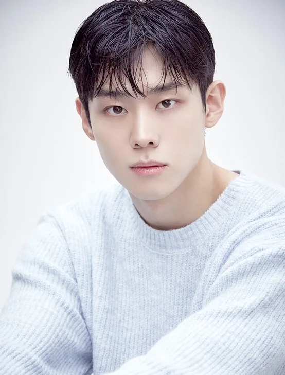 Sohn Jeong-Hyuck portrait photo