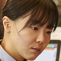 Lee Sang-Hee as bookstore clerk