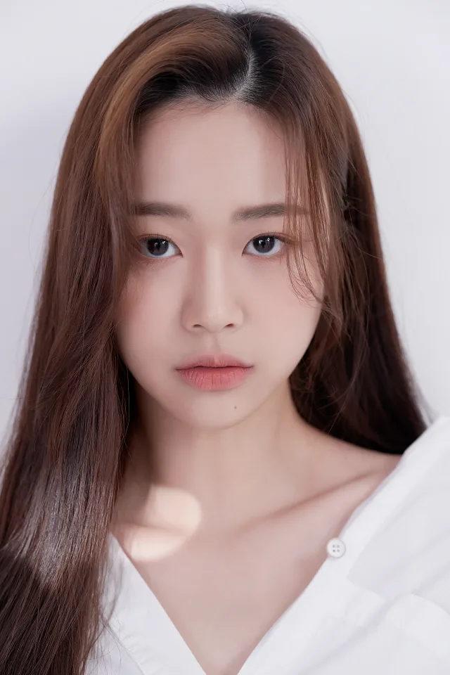 Portrait of South Korean actress Jang Yeo-Bin