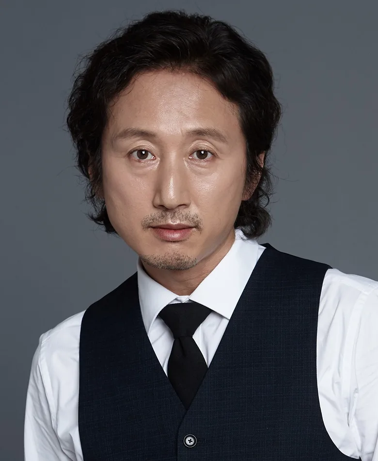 Kim Young-Woong portrait photograph