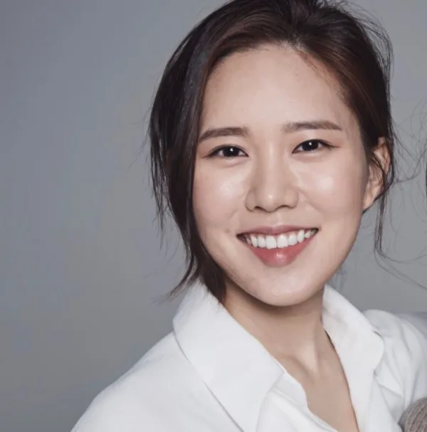 Park Ga-Young profile photograph