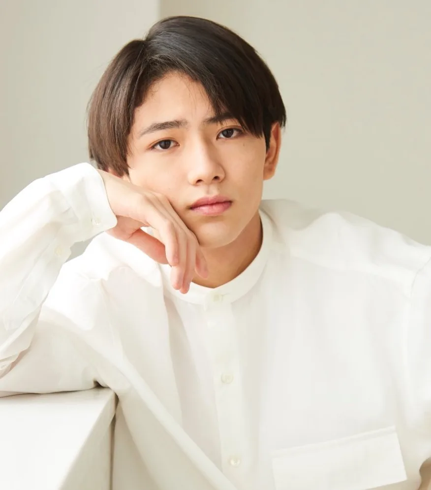 Portrait photograph of Japanese actor Hiro Harumoto
