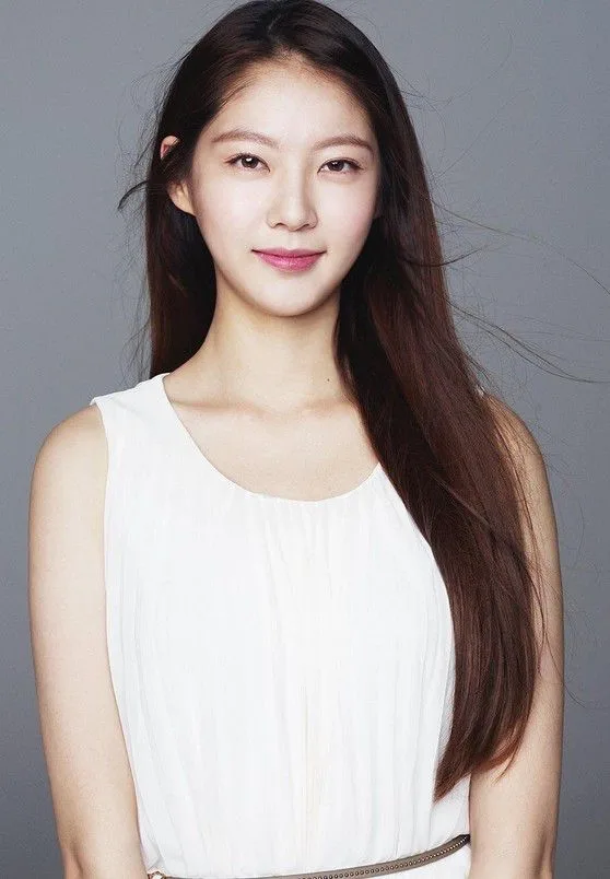 Gong Seung-Yeon portrait photo