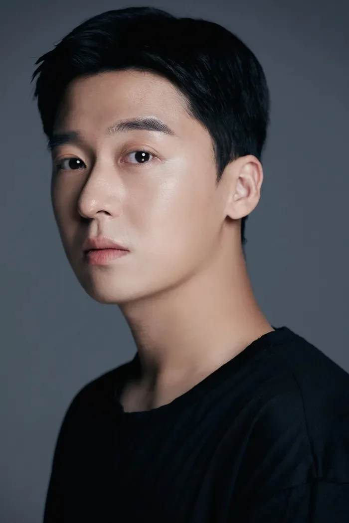 Im Too-Chul profile photograph dating from 1990