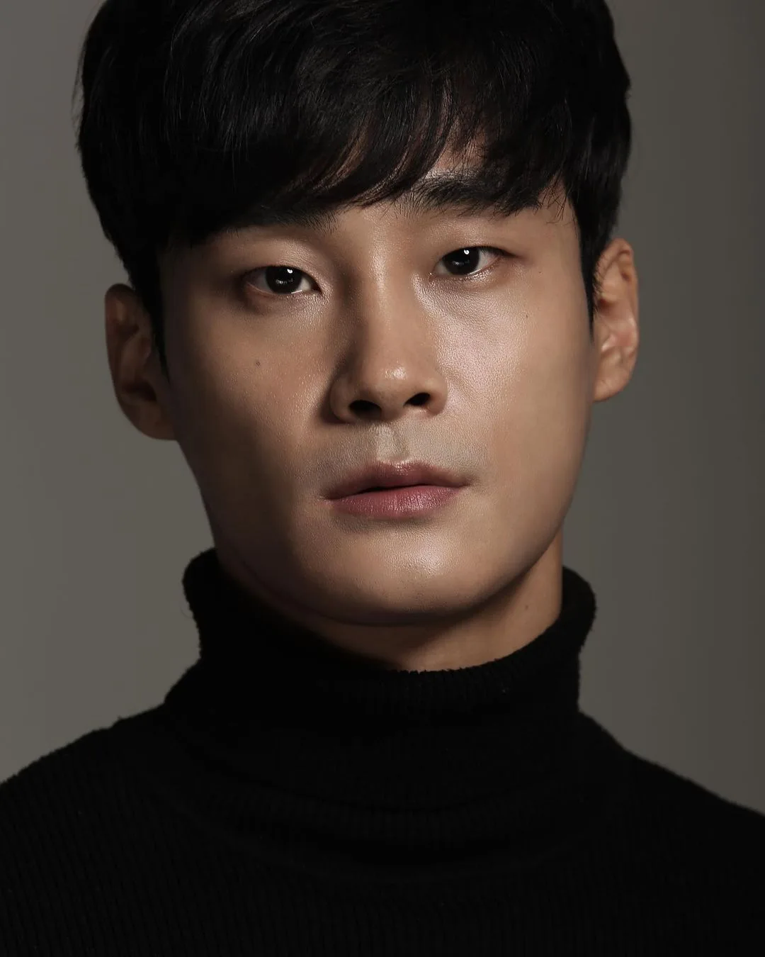 Profile photograph of South Korean actor Moon Kyung-Cho