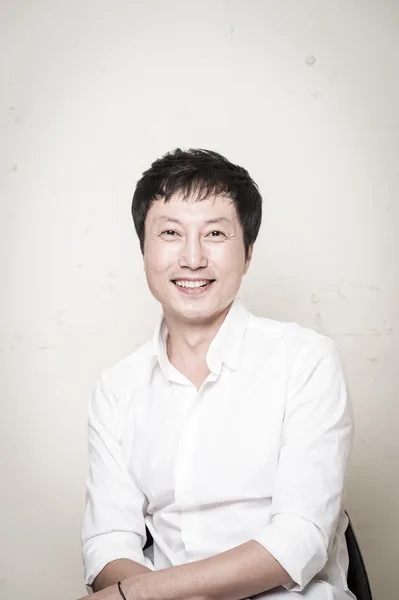 Baek Ik-Nam promotional photograph from 1971