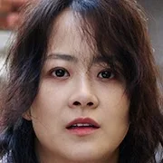 Ryoo Hyoun-Kyoung as Hyun-Ji