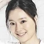 Moon Chae-Won as Cha Yoon-Seo