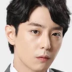 Hyun Woo