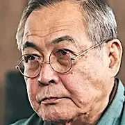 Takehiko Ono portrays Chikauji Fujiwara