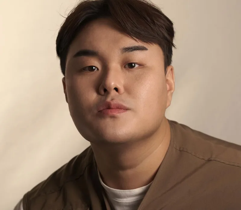 Portrait photograph of actor Jeon Young-Woon