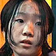 Heo Yool as Kim Su-Yeong