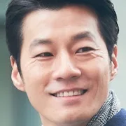 Lee Chun-Hee as Kim Sung-Ho