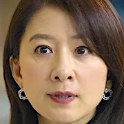 Kim Hee-Ae as Hwang Do-Hee