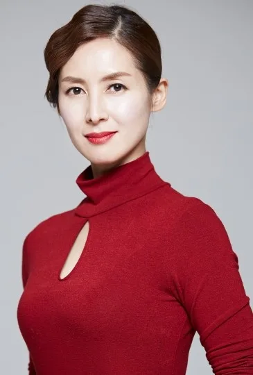 Kim Sun-Hye profile photograph