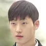 Kang Ha-Kyung as Eom Yong-Gi