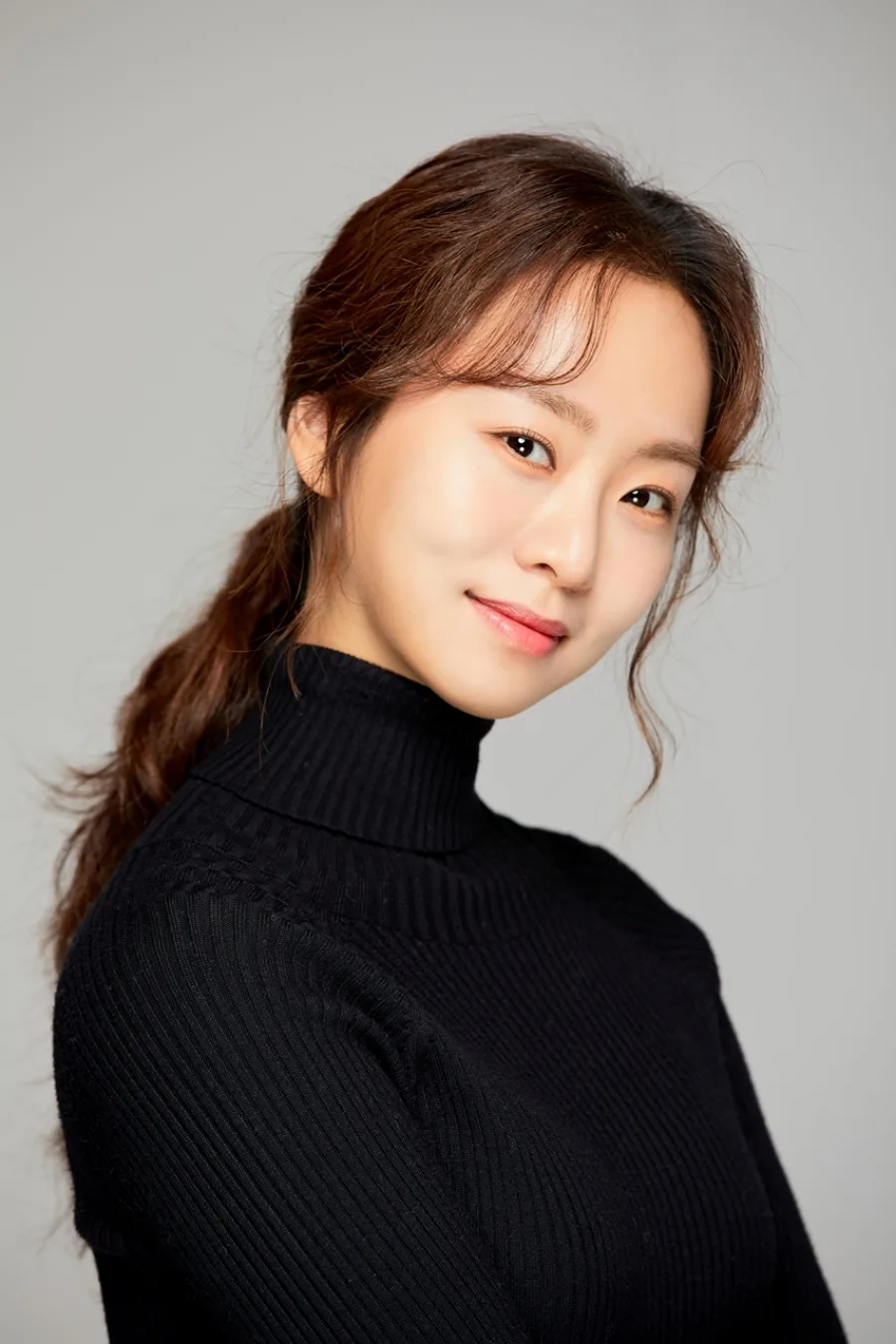 Portrait photograph of actress Noh Susanna
