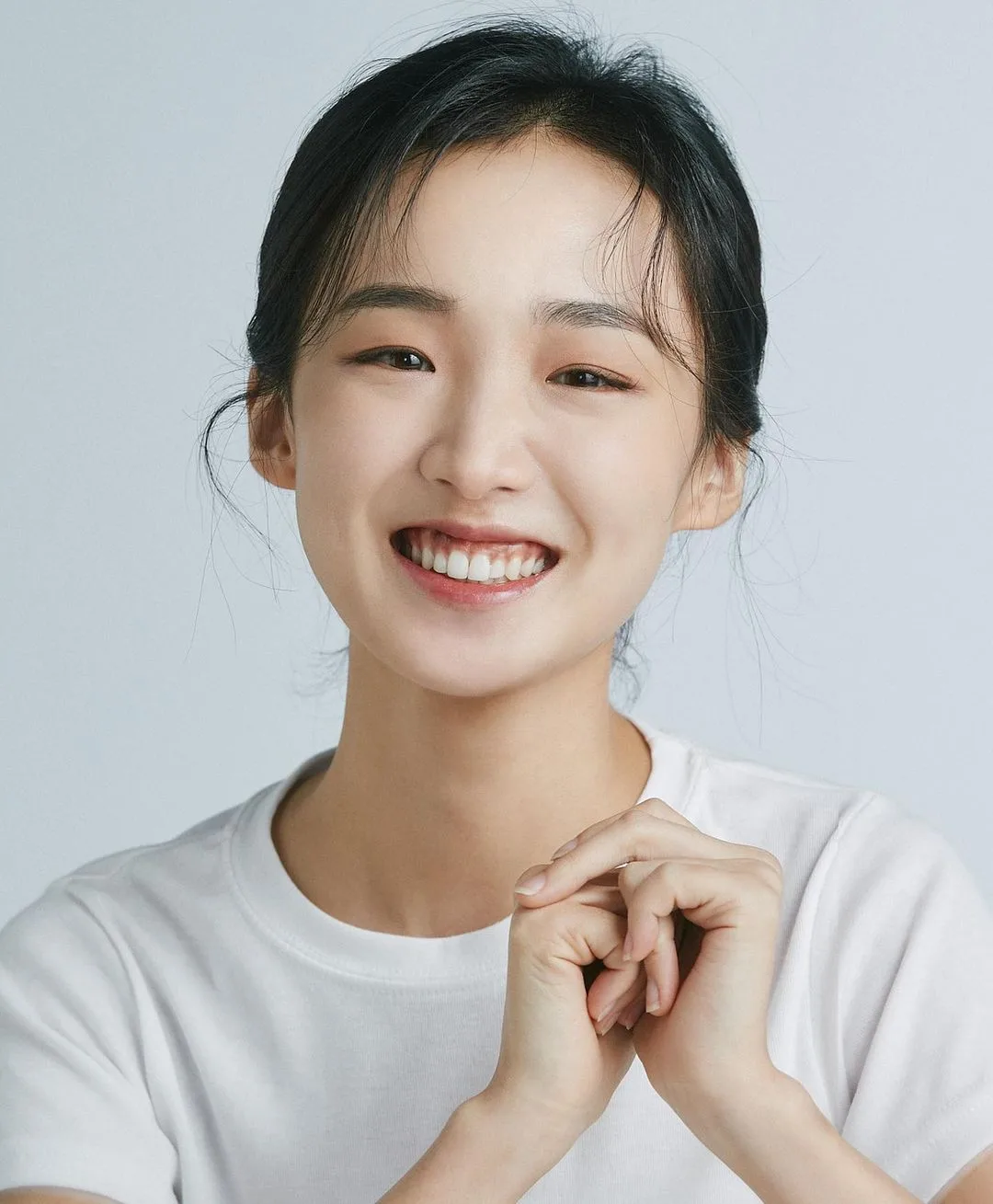 Portrait photograph of actress Han Seo-Ul