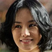 Uhm Jung-Hwa as Kim Ji-Soo