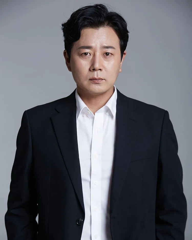 Yoon Sung-Won profile photograph