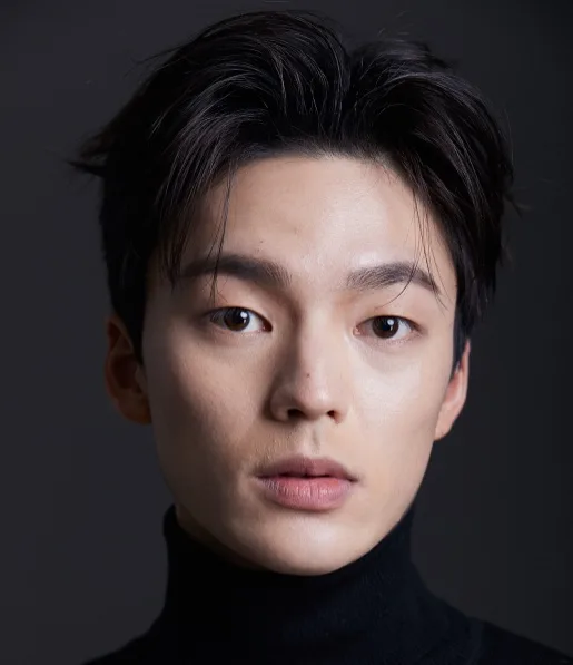 Portrait photograph of South Korean actor Han Hyun-Jun