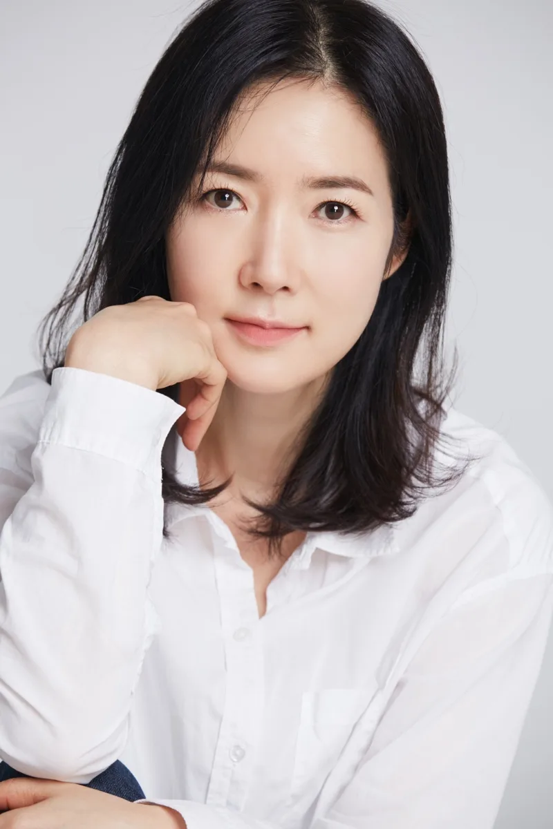 Park Si-Hyun portrait photograph from 1973 profile