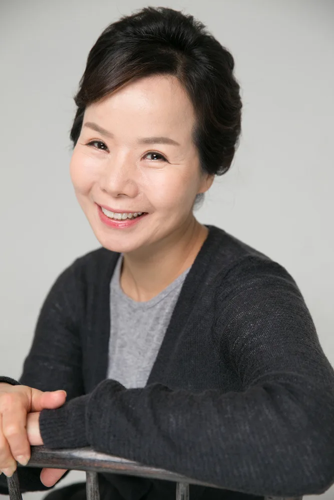 Jung Ae-Hwa promotional portrait