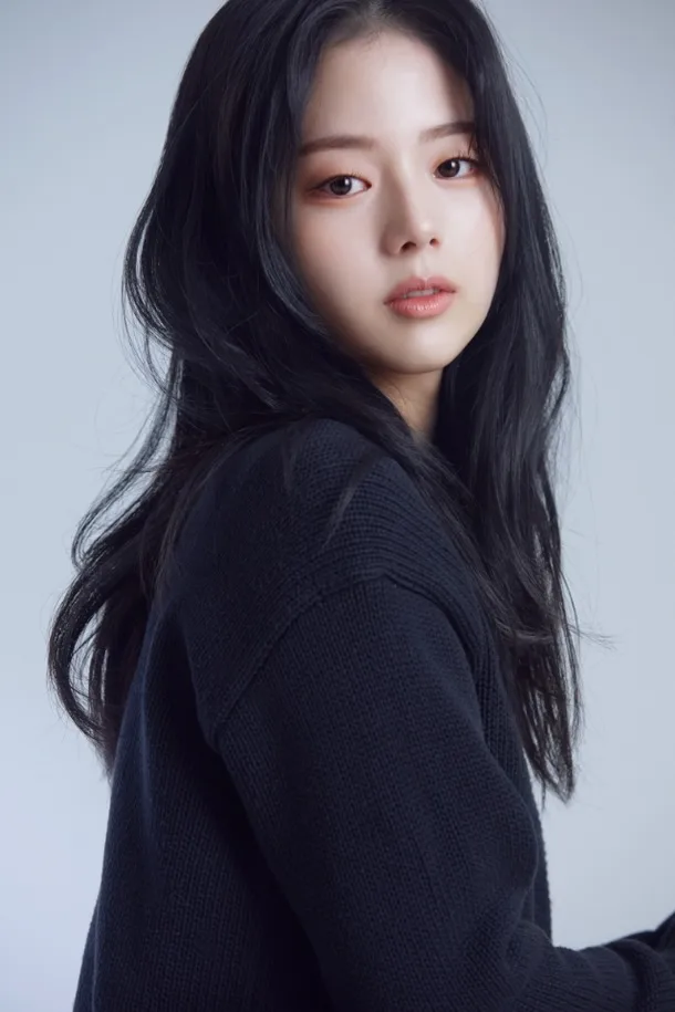 Profile photograph of South Korean actress Kim Chae-Eun