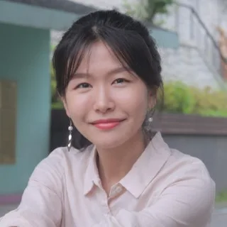 Portrait photograph of actress Choi Da-Young