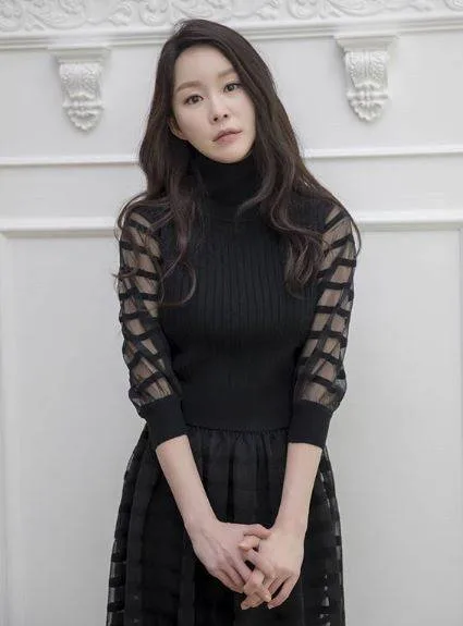 Portrait of actress and former bodyguard Lee Su-Ryeon