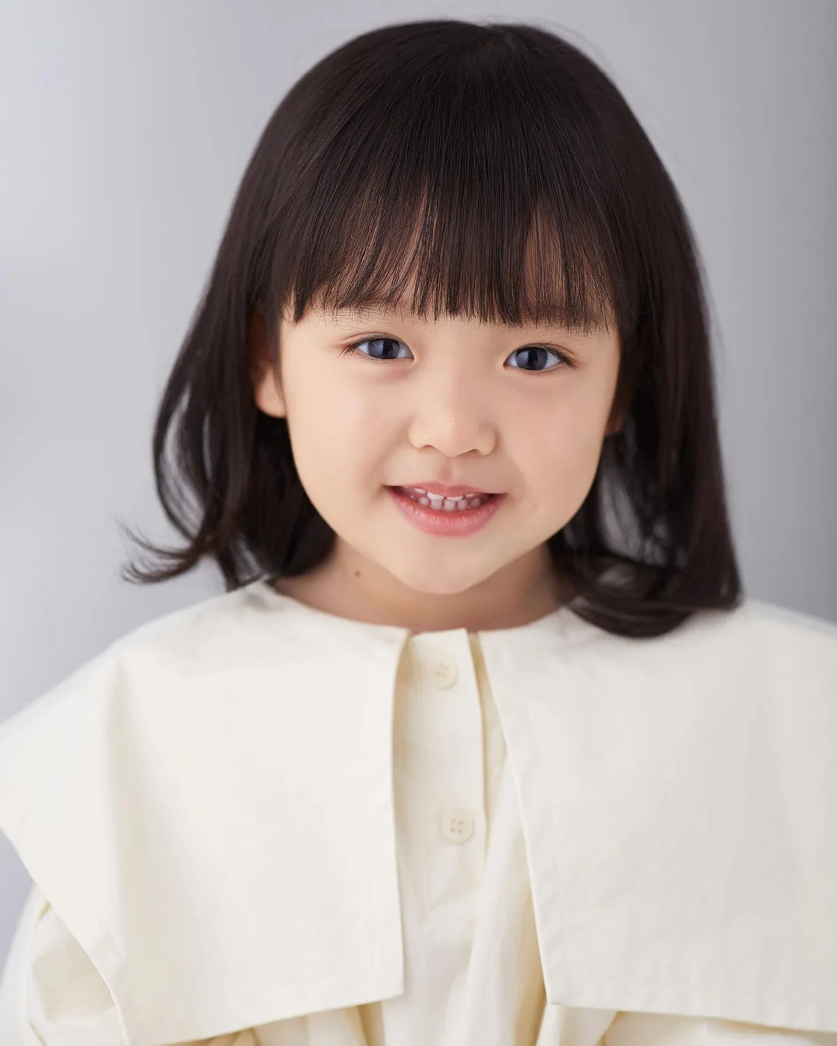 Portrait photograph of Lee Lu-Ha