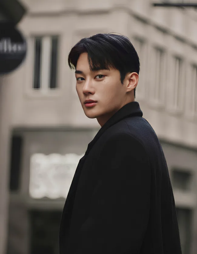 Portrait of South Korean actor Ki Hyun-Woo