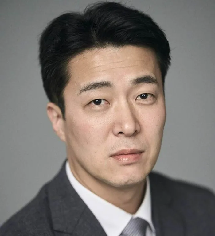 Profile photograph of actor Kang Myoung-Soo