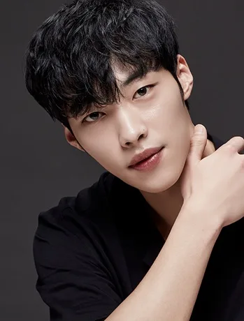 Woo Do-Hwan portrait profile photo
