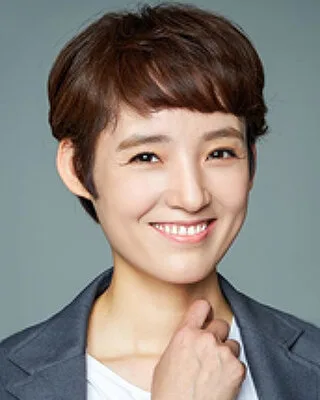 Profile photograph of actress Park Hee-Eun