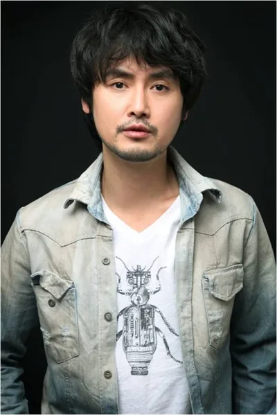 Portrait photograph of actor Ahn Sang-Woo