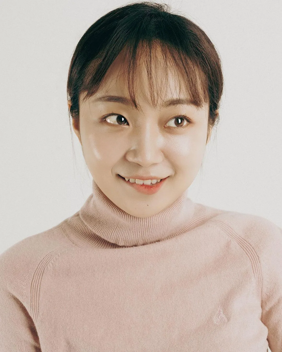 Shin Chae-Young promotional portrait
