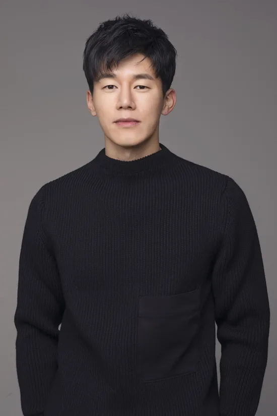 Portrait of South Korean actor Kim Moo-Yul