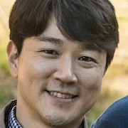 Tae In-Ho as Kyung-Hwan