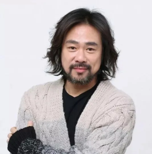 Kim Hong-Pyo profile photograph
