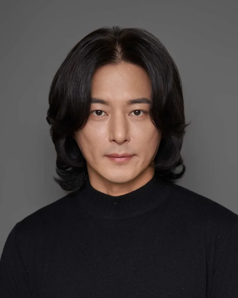 Ji Young-San portrait profile