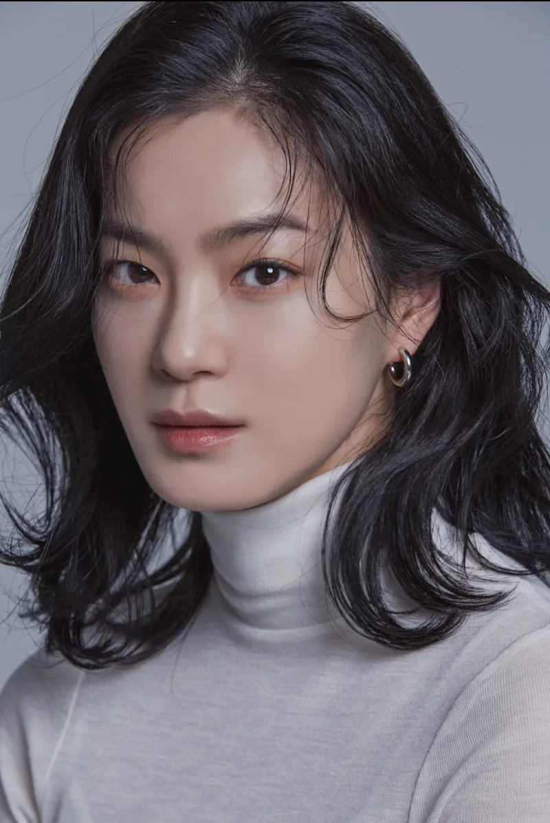 Portrait photograph of South Korean actress Ok Ja-yeon