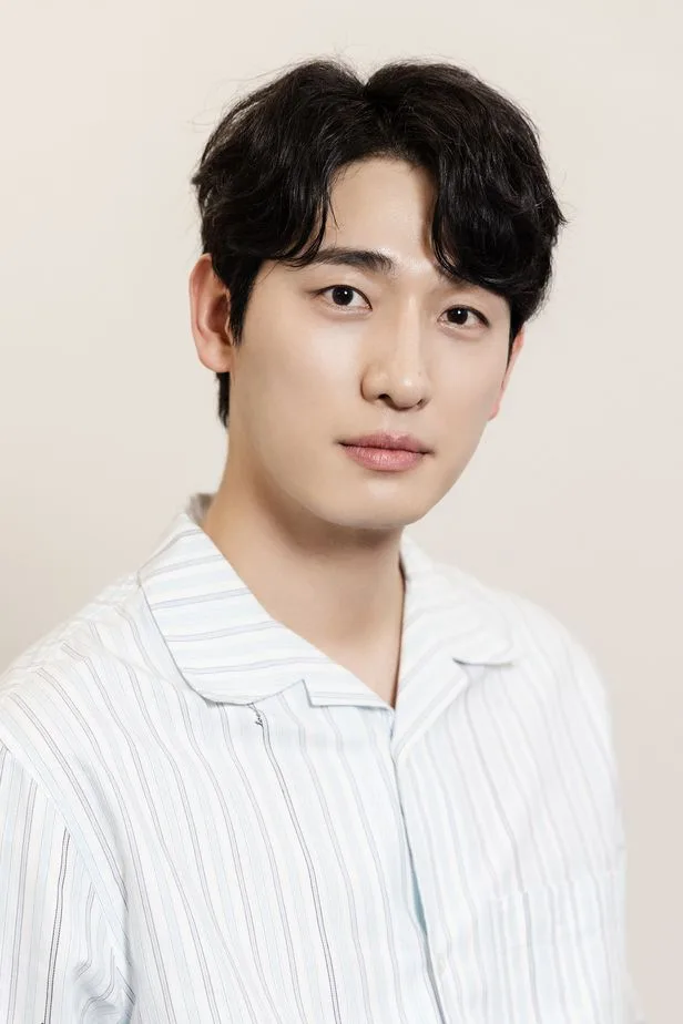 Yoon Park promotional portrait from 1987