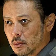 Joe Odagiri portraying Juemon Koori