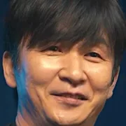 Kim Jong-Tae portrays Kang Woo-Cheol
