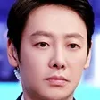 Kim Dong-Wook as Lee Jung-Hoon
