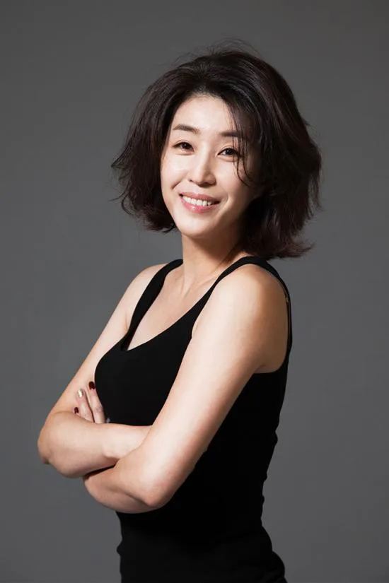 Kim Mi-kyung profile photograph
