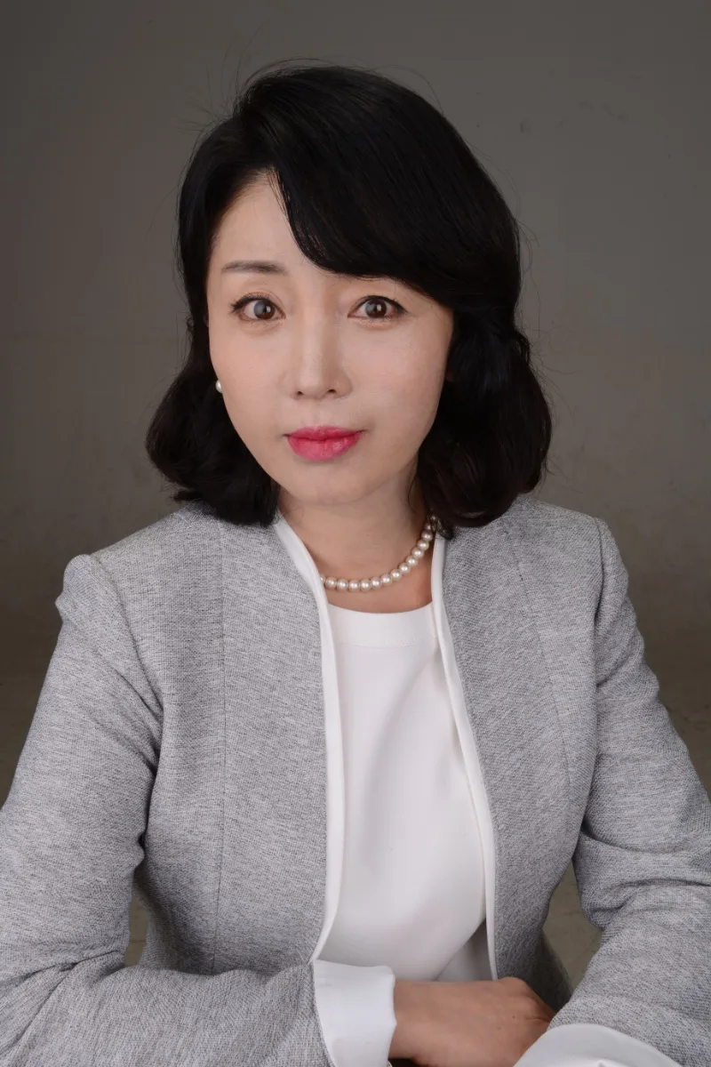 Choi Yo-Woon portrait profile photograph
