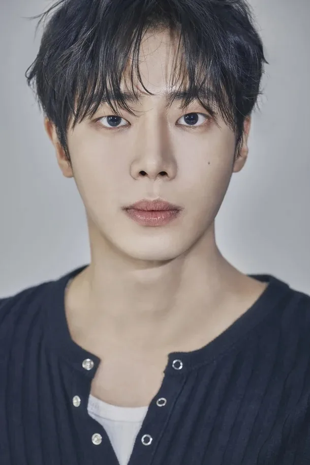 Portrait photograph of actor Choo Young-Woo