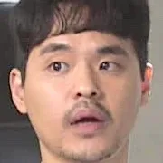 Kim Gwang-Sub as Kwon Do-Yool